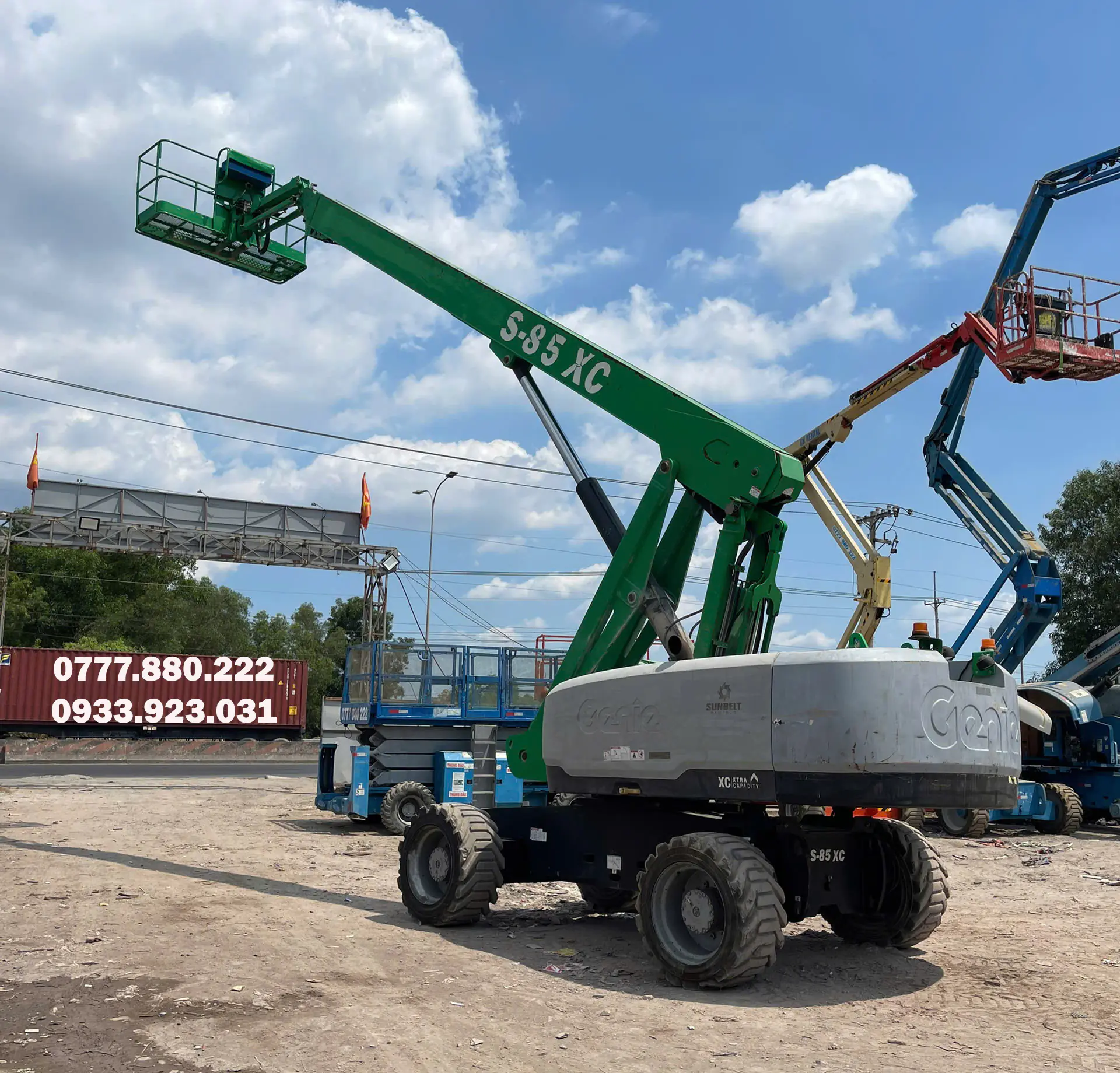 Xe nâng người dạng cần (Boom Lift)