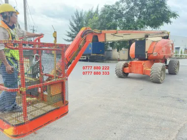 Thuê xe nâng người 26 mét JLG 800AJ
